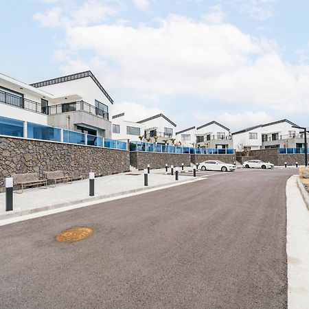 Ddosi Aewol Pool Villa Jeju Exterior photo