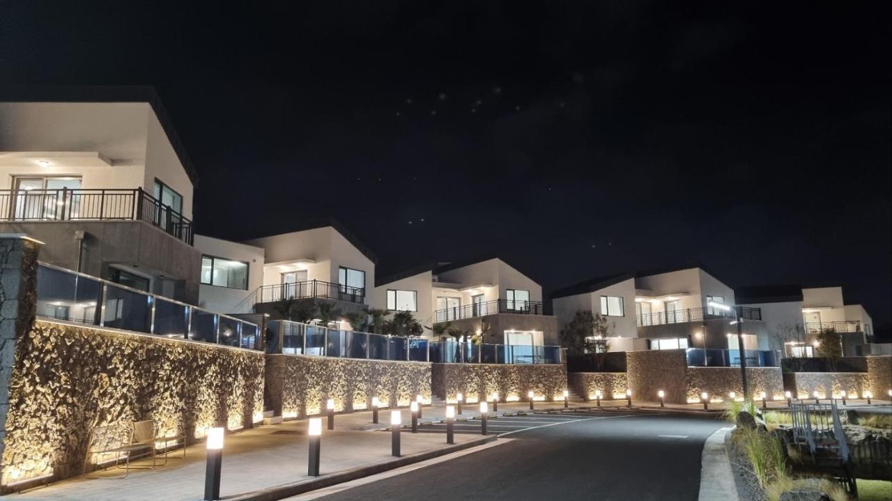 Ddosi Aewol Pool Villa Jeju Exterior photo
