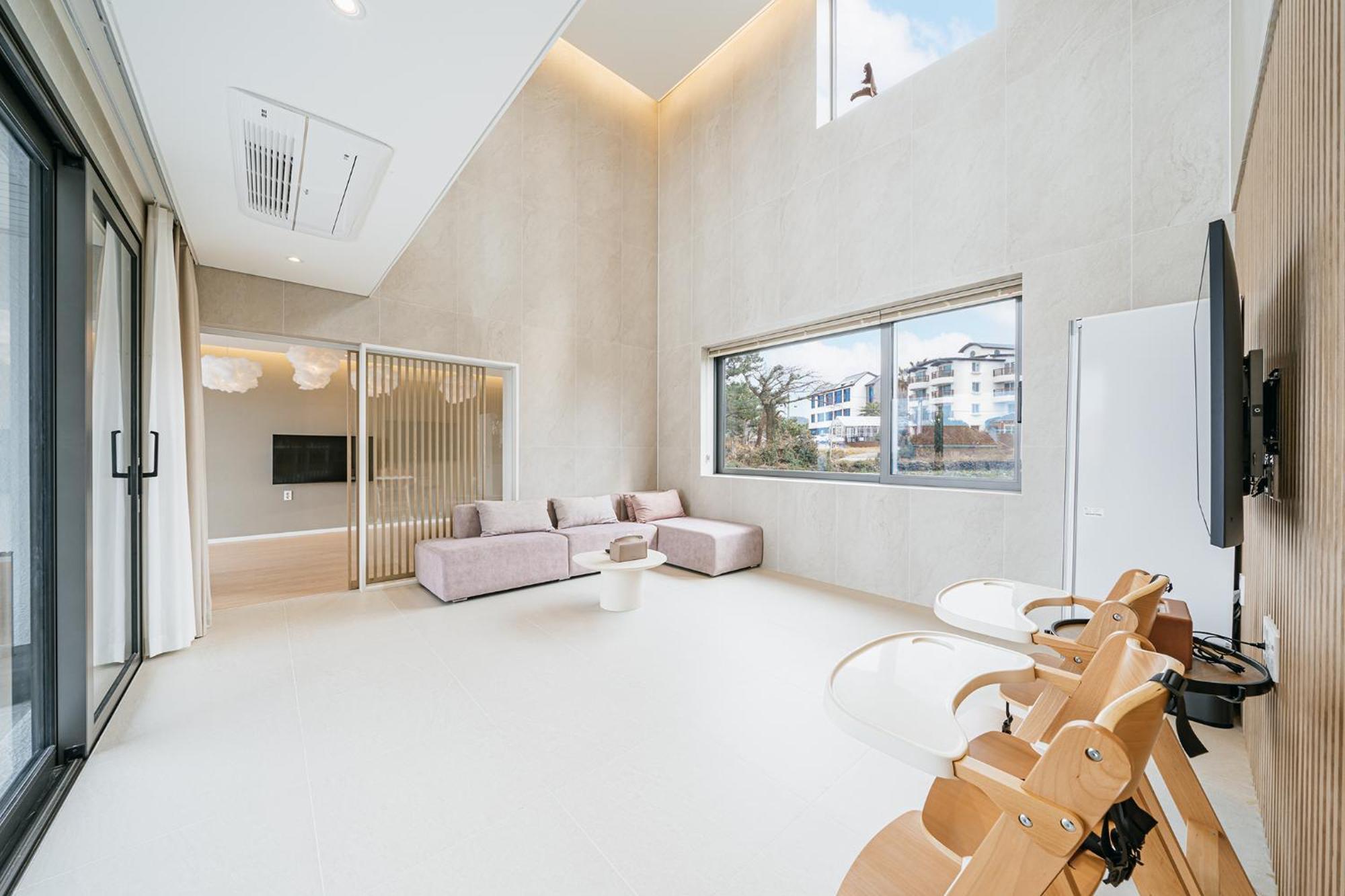 Ddosi Aewol Pool Villa Jeju Exterior photo