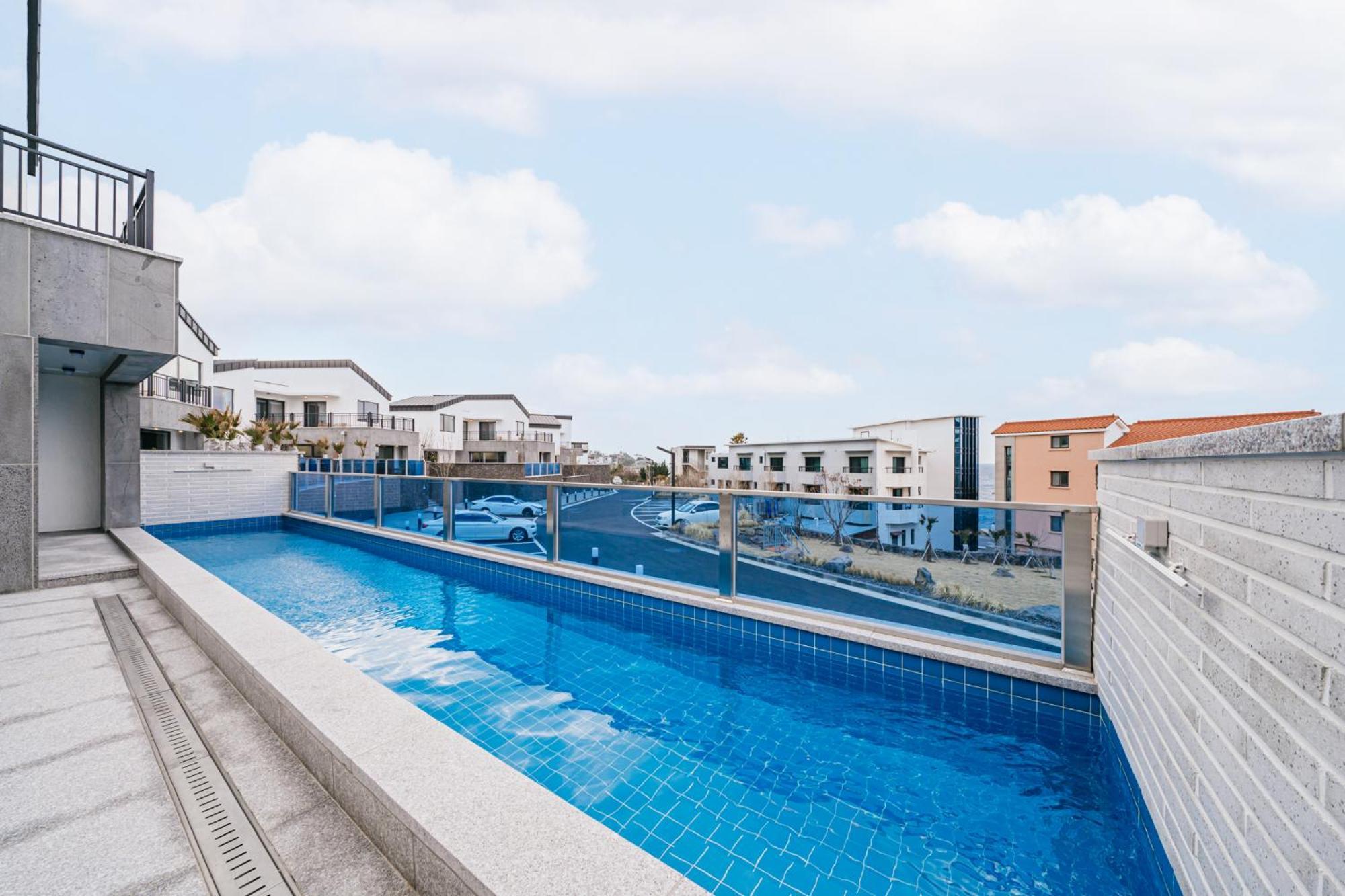 Ddosi Aewol Pool Villa Jeju Exterior photo